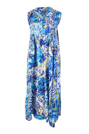 Product shot of the Pleated Maxi Dress – Print in colour Print, from the front