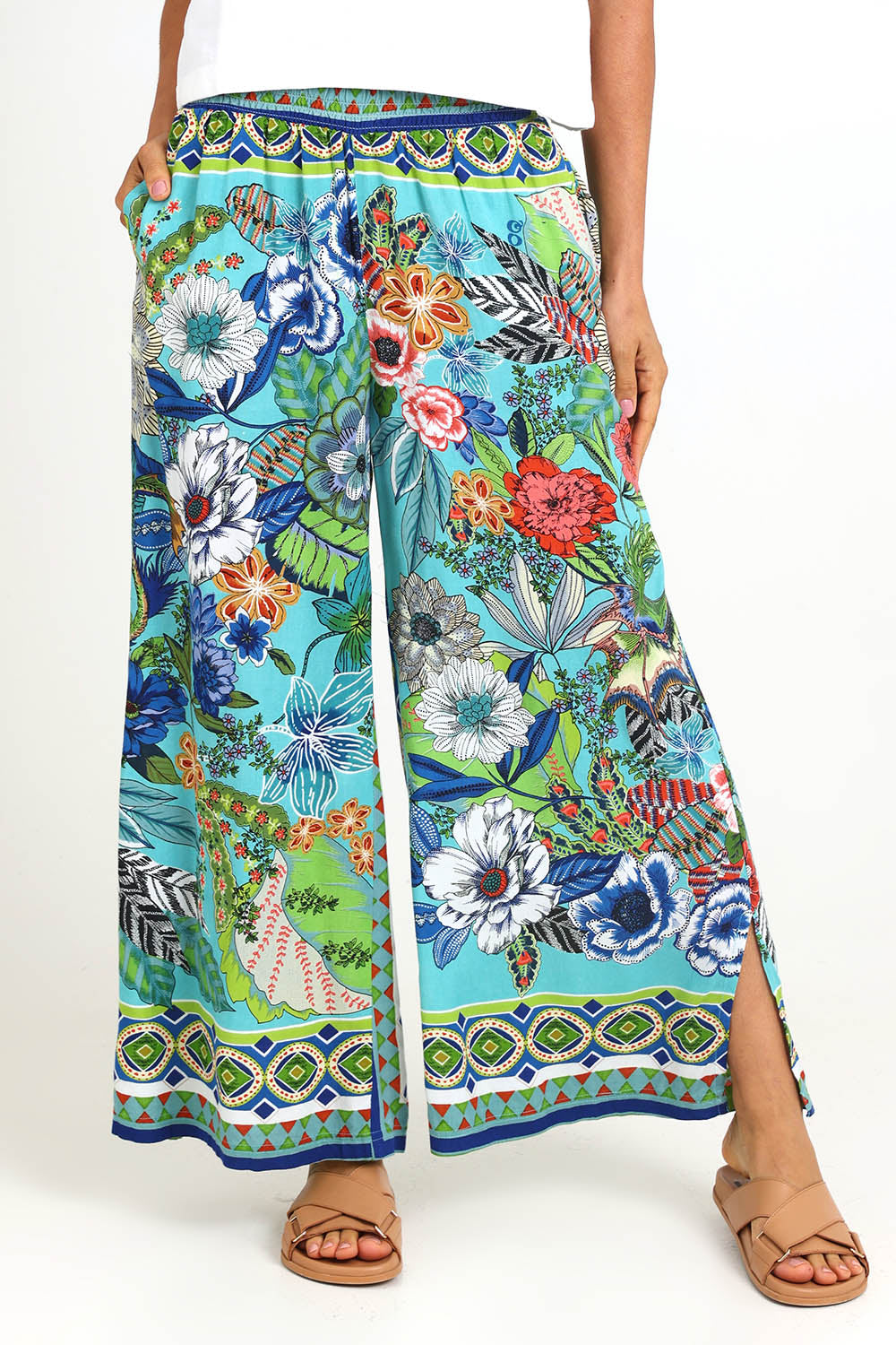 Model Pamelar wearing size 10 of the Camarge Pant – Print in colour Print, in a cropped view