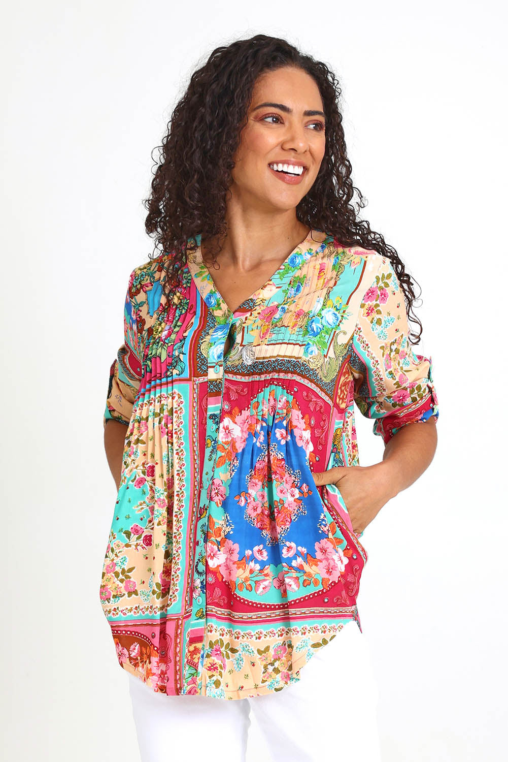 Model Pamelar wearing size 10 of the Pleated Top – Print in colour Print, in a cropped view
