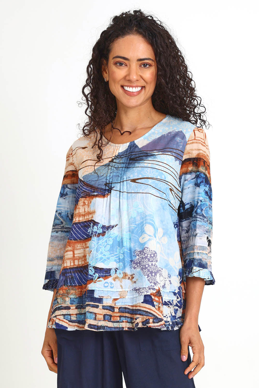 Model Pamelar wearing size 10 of the Pleated Top – Print in colour Print, in a cropped view