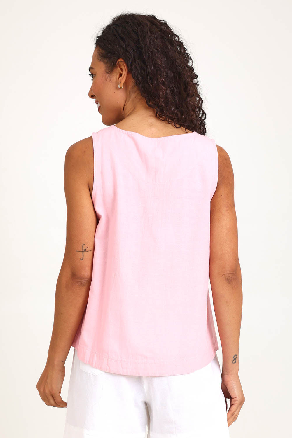 Model Pamelar wearing size 10 of the Essentials Linen Blend Cami - Pink in colour Pink, from an angle
