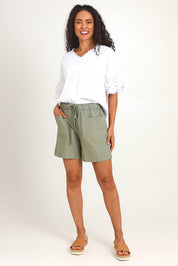 Model Pamelar wearing size 10 of the Essentials Linen Blend Shorts - Khaki in colour Khaki, from the front