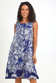 Model Pamelar wearing size 10 of the Sleeveless Midi Dress – Print in colour Print, in a cropped view
