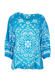 Product shot of the Boho Blouse in colour Bandanabl (Blue), from the front