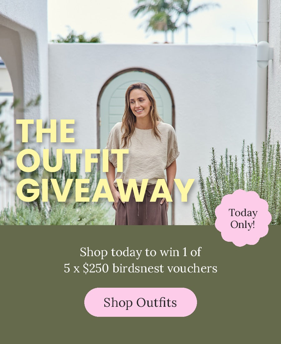 Outfit-Giveaway-Homepage-Mobile-900x1100.jpg