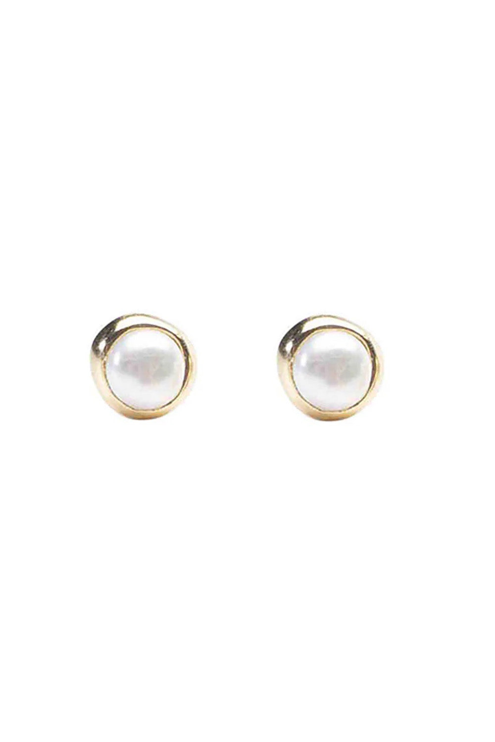 Product shot of the Lunar Pearl Stud Earrings in colour Pearlstud (Metallics), from the front