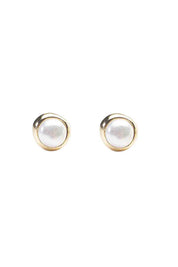 Product shot of the Lunar Pearl Stud Earrings in colour Pearlstud (Metallics), from the front