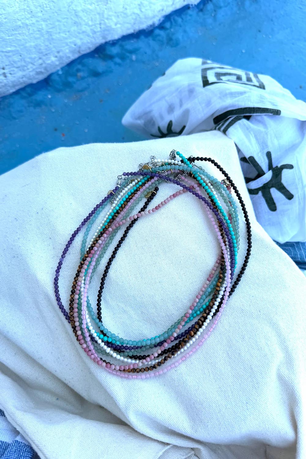 Product shot of the Healing Gems Classics Necklace - Amethyst in colour Amethyst, from the front