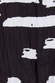 Product shot of the Cotton Crinkle Top in colour Blackprint (Black), detail