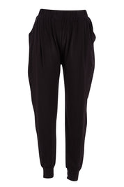 Product shot of the Everyday Pant in colour Black (Black), from the front