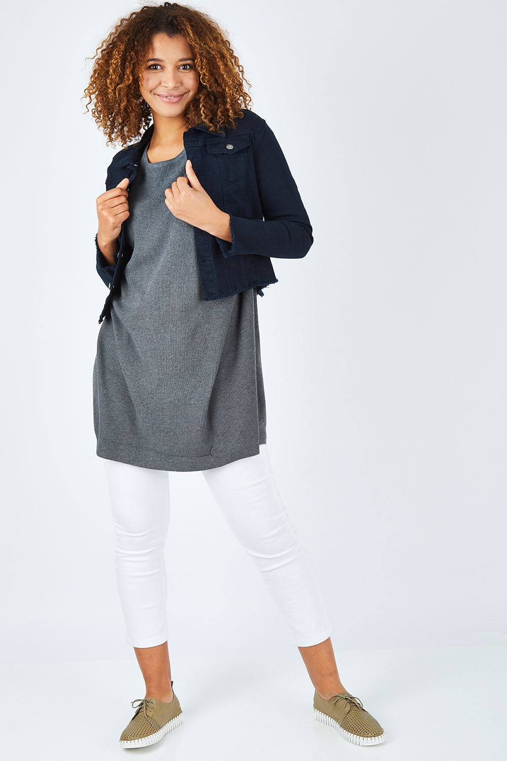 Model Summer wearing size S of the Denim Jacket in colour DarkBlue (Blue), from the front, showing the whole outfit