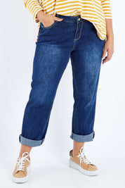 Model Sasha-Lee wearing size 10 of The Boyfriend Jean in colour Mediumblue (Blue), from the front, cropped image