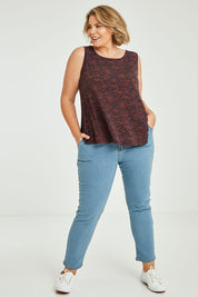 Model Fiona wearing size 16 of The Weekender Jeans in colour Lightdenim (Blue), from the front, showing the whole outfit