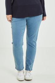 Model Jess wearing size 14 of The Weekender Jeans in colour Lightdenim (Blue), from the front, cropped image
