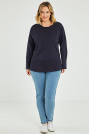 Model Jess wearing size 14 of The Weekender Jeans in colour Lightdenim (Blue), from the front, showing the whole outfit