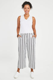 Model Noli wearing size 14 of The Striped Pull On Cullotte in colour Blackwhite (Black), from the front, showing the whole outfit