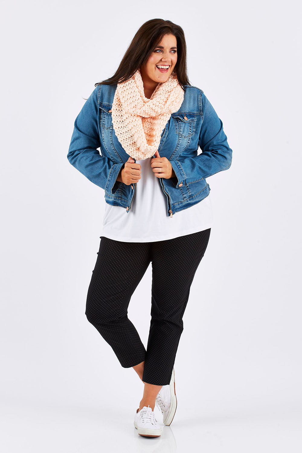 Model Mae wearing size 18 of the Belle Print Bengalene Pant in colour BlackPrint (Black), from the front, showing the whole outfit