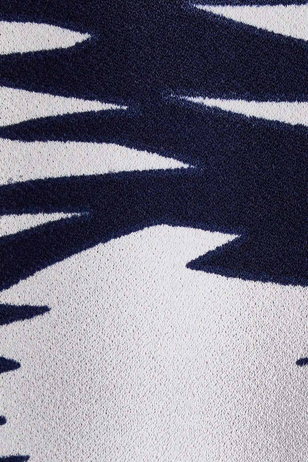 Product shot of the Belle Printed Throw Over in colour Strokes (Blue), detail