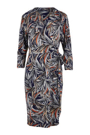 Product shot of the Belle Classic Lined Wrap Jersey Dress in colour Navyprint (Blue), from the front