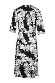 Product shot of the Belle Classic Full Skirt Dress in colour Blackgrey (Black), from the back