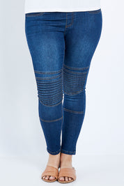 Model Jess wearing size 14 of the Wild Heart Stitched Jeggings in colour Drkdenim (Blue), from the front, cropped image