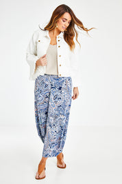Model Laura wearing size 14 of the Denim Daze Jacket in colour White (White), from the front, showing the whole outfit
