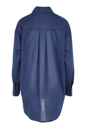 Product shot of the Relaxed Elegance Boyfriend Shirt in colour Inknavy (Blue), from the back