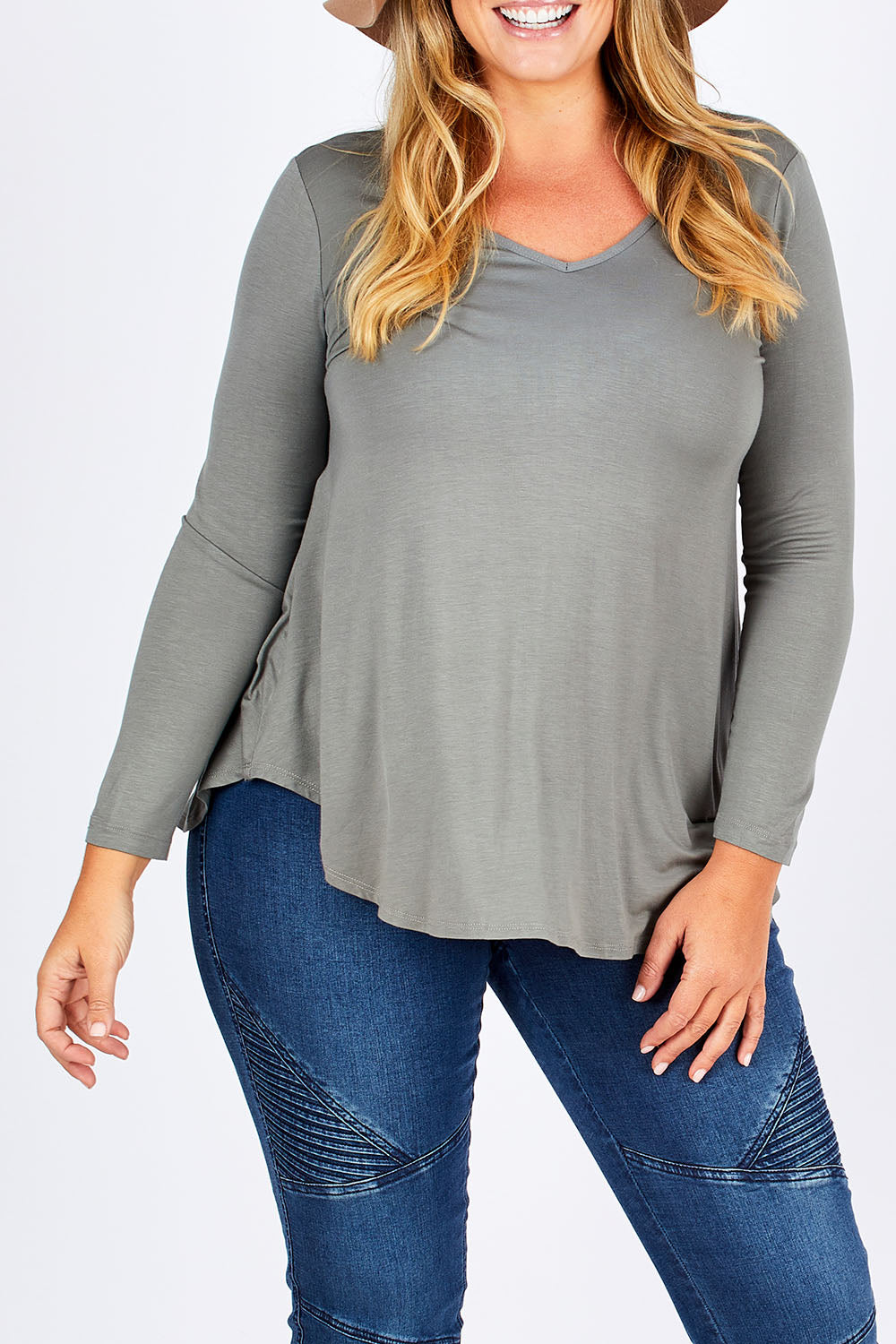 Model Fiona wearing size 16 of the Long Sleeve Softly Swinging Bamboo Tee in colour Fern (Green), from the front, cropped image