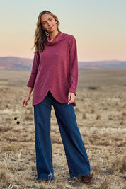 Model Tegan wearing size 10 of the Happy Me Wide Leg Jeans in colour Darkdenim (Blue), from the front, showing the whole outfit