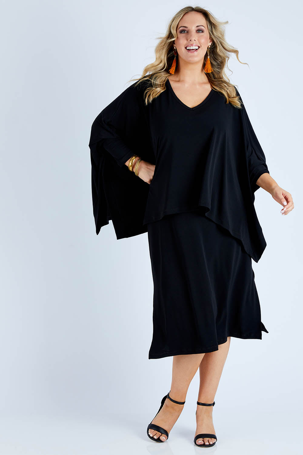 Model Jess wearing size 14 of The Wanderer In Me Travel Set in colour Black (Black), from the front, showing the whole outfit