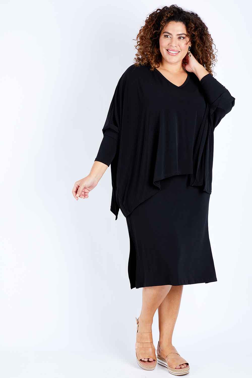 Model Jess wearing size 16 of The Wanderer In Me Travel Set in colour Black (Black), from the front, showing the whole outfit