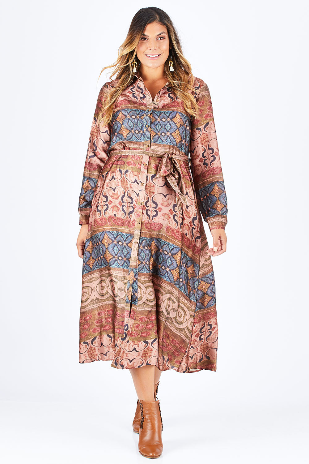Model Palatina wearing size L of the Safari Dress in colour Imperial (Pink), from the front, showing the whole outfit
