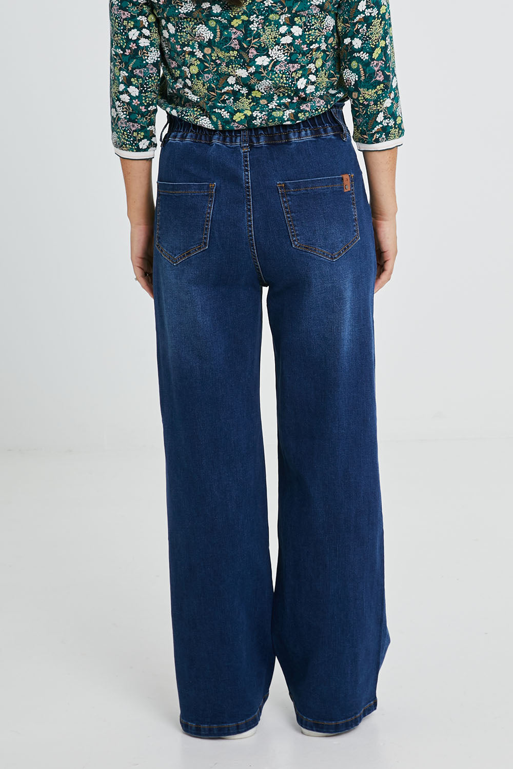 Model Katie wearing size 10 of the Wide Leg Jeans in colour Blue (Blue), from the back