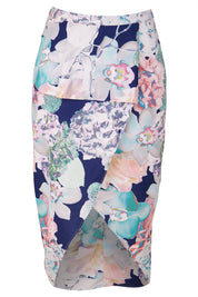 Product shot of the Gypset Wanderer Skirt in colour Print (Blue), from the front