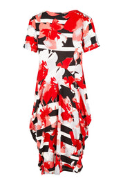 Product shot of the Cap Sleeve Bounce Dress in colour Red (Red), from the back