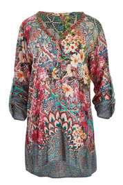 Product shot of the Lindeman Tunic in colour Multi (Pink), detail
