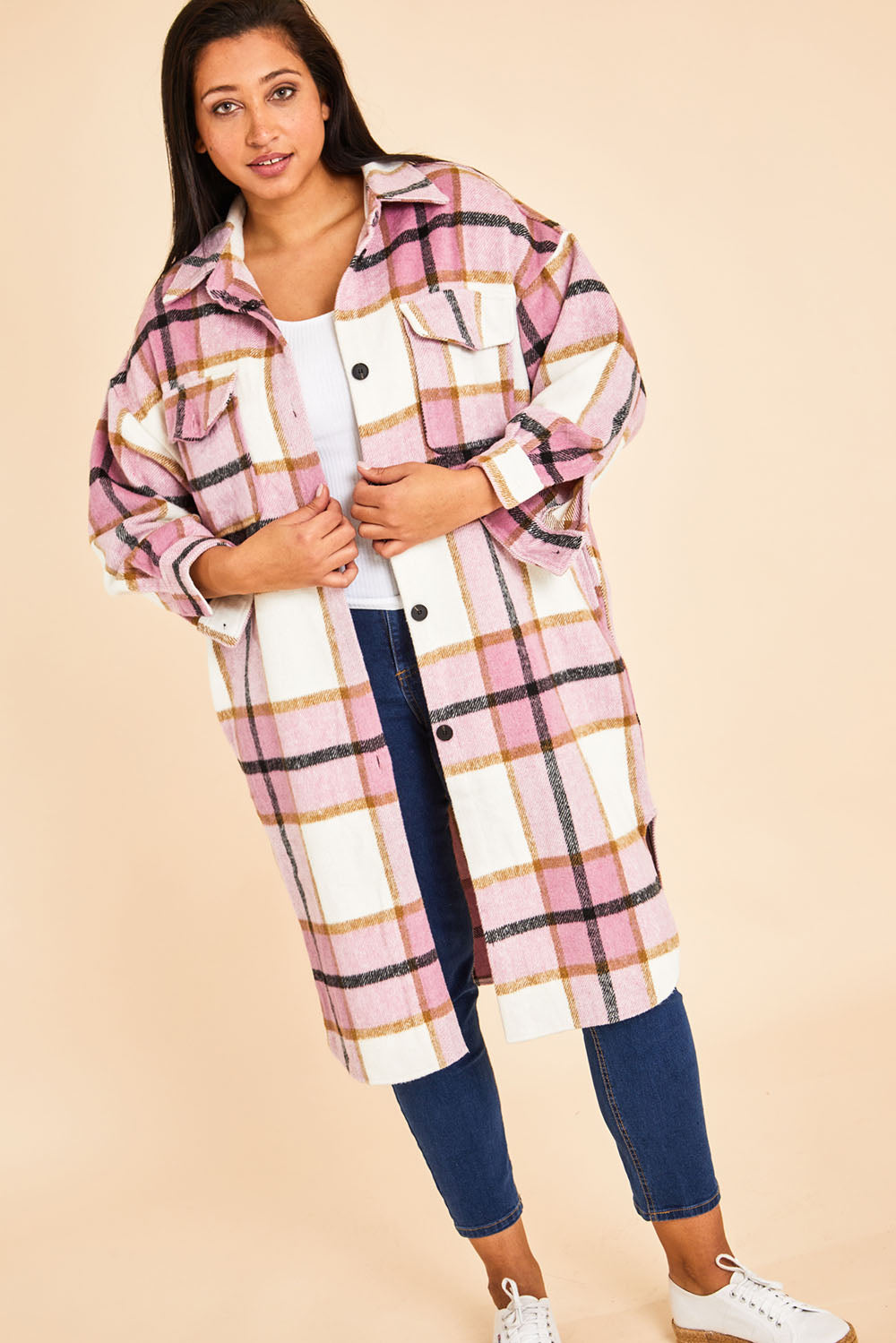 Model Terri-Leigh wearing size OneSize of the Aberdeen Jacket in colour Musk (Pink), from the front, showing the whole outfit