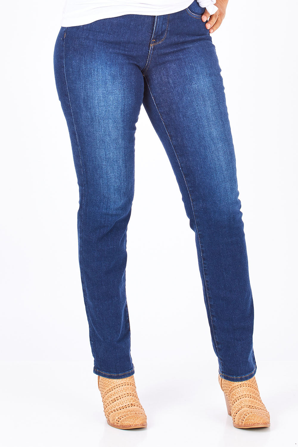 Model Nadine wearing the Sheri Slim in colour Cooper (Blue), from the front, cropped image