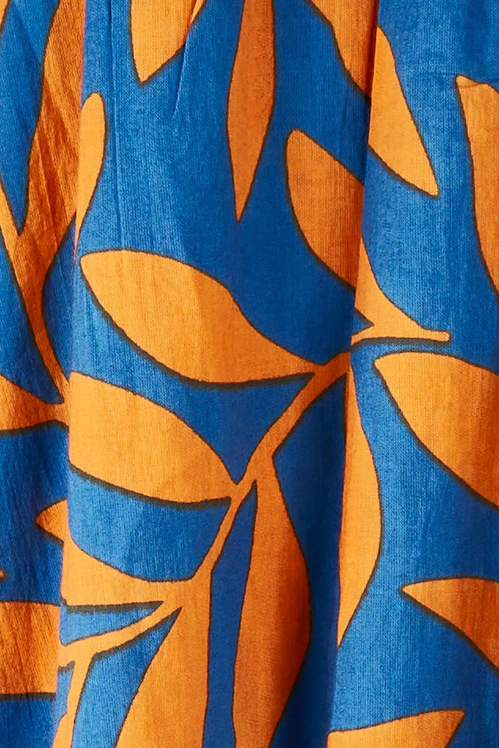 Product shot of the Frankie Shift Dress in colour Leaf, detail