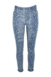 Product shot of the Reversible Jean in colour Denim (Blue), detail