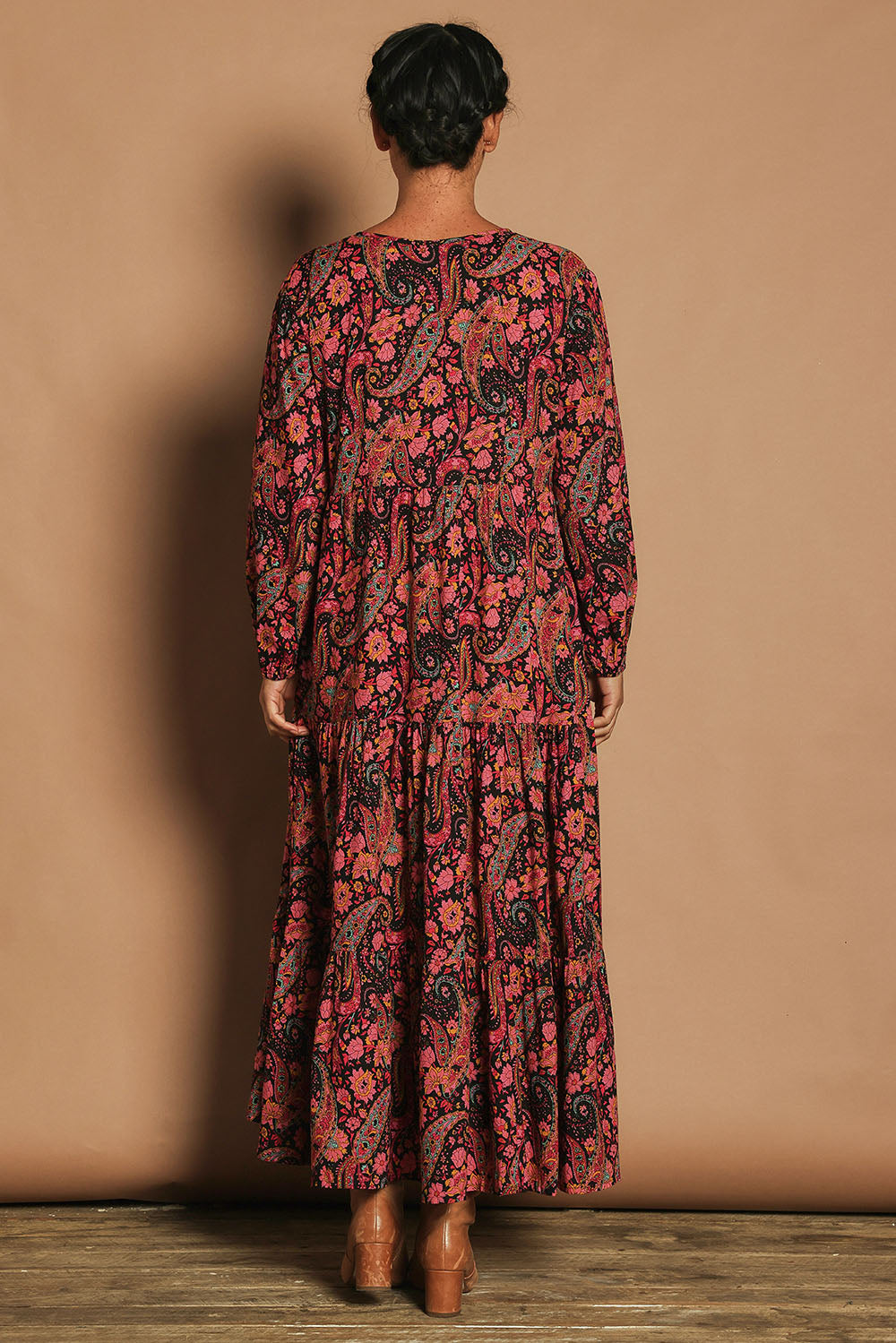 Model Katie wearing size S of the Dehli Dress in colour Chelsea, from the back