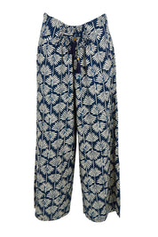 Product shot of the Nat Pant in colour Yamba, from the front