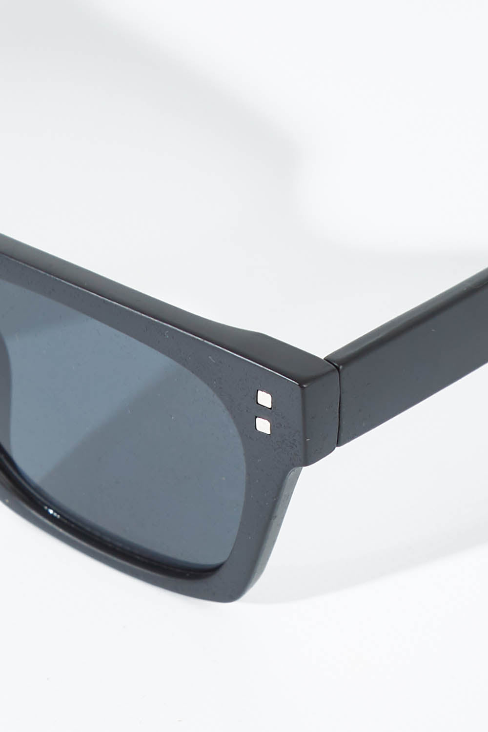 A model wearing size OneSize of the Anvil Square Sunglasses in colour Black (Black), from the front, showing the whole outfit