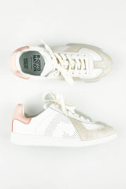 A model wearing size 37 of the Pace Leather Sneaker in colour Whitesnow (White), from the front, showing the whole outfit
