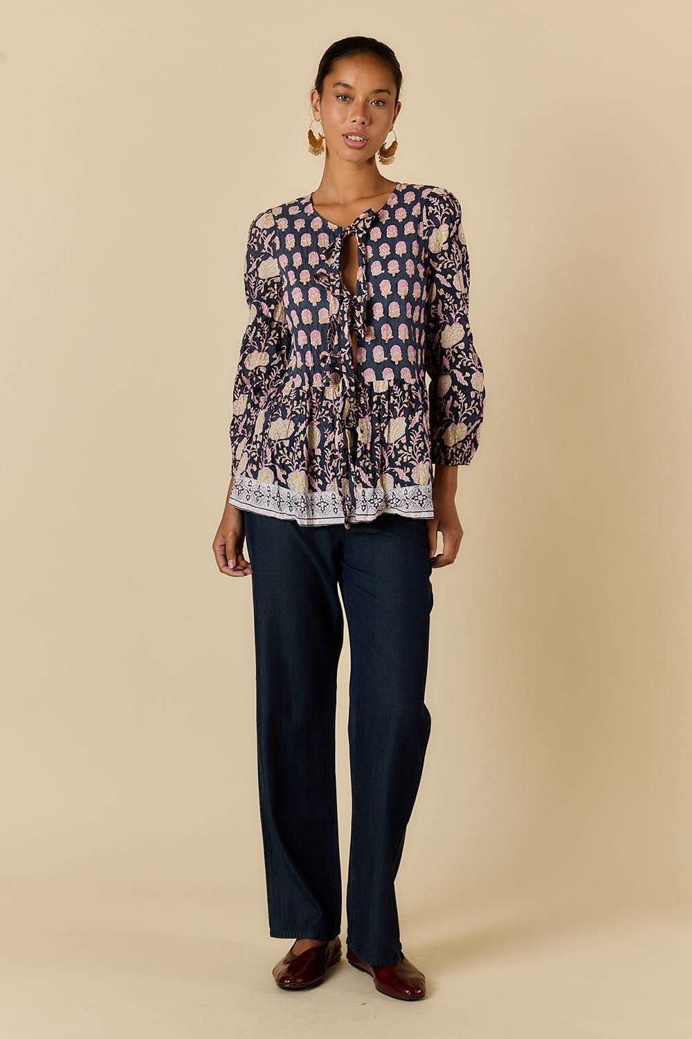Model Genericm wearing size sample of the Alilia Jacket – Navy in colour Navy, from the front