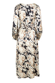 Product shot of the Charming Courtyard Dress in colour Blkcream, from the back