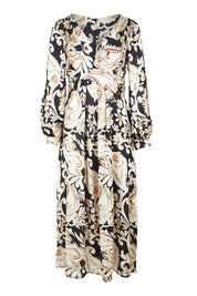 Product shot of the Charming Courtyard Dress in colour Blkcream, from the front
