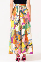 A model wearing the Florida Cotton Maxi Skirt in colour Cloud, from the back