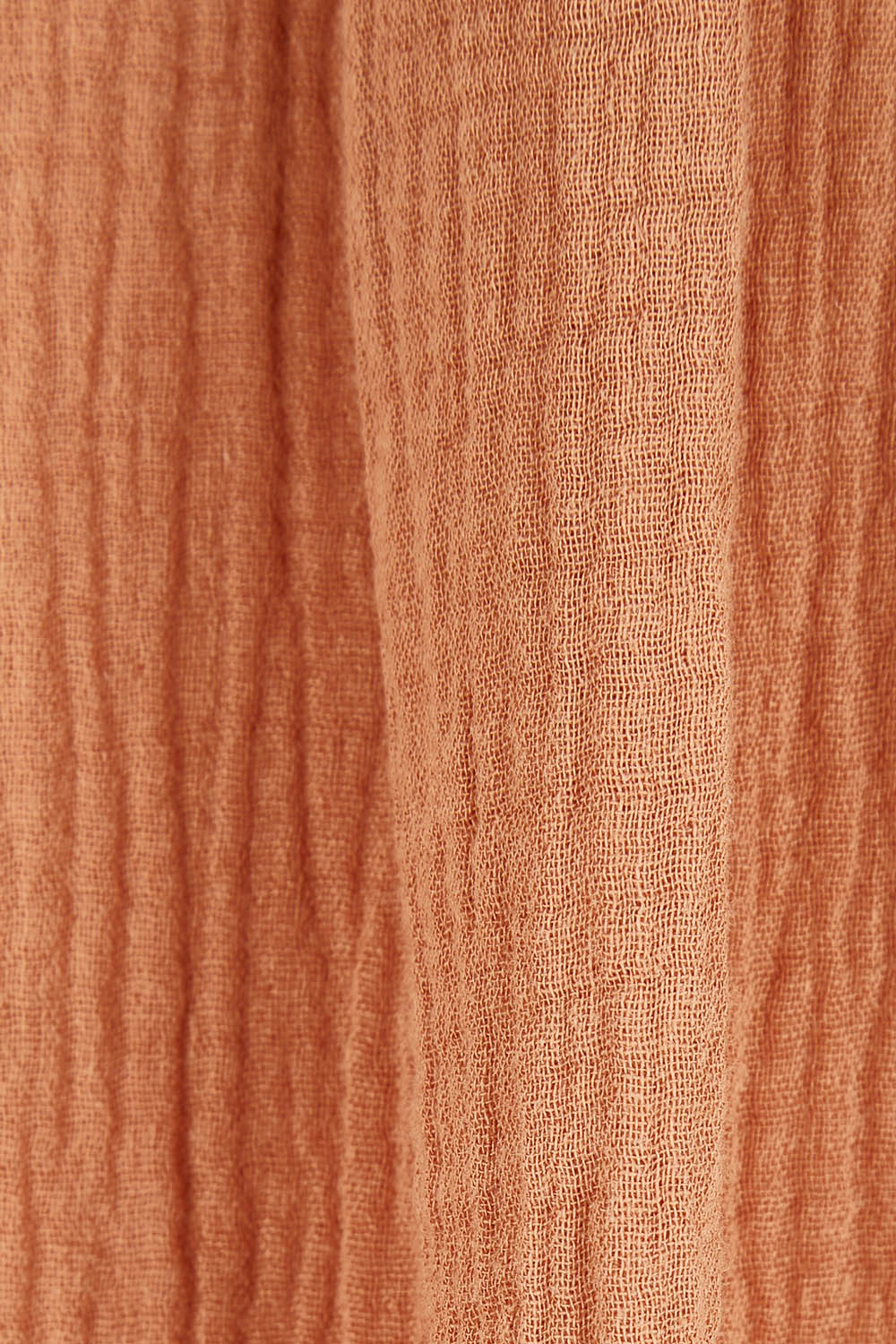 Product shot of the Felix Oversized Shirt in colour Mocha, detail