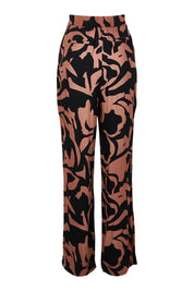 Product shot of the Joelle Wide Leg Pant in colour Abstract, from the back